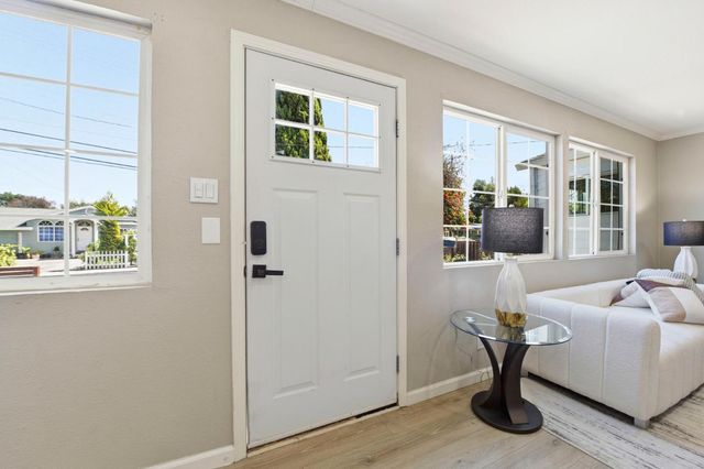 2383 Menalto Avenue, East Palo Alto, CA 94303