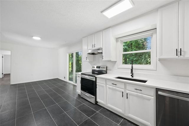 5726 Southwick Court SW, Atlanta, GA 30349