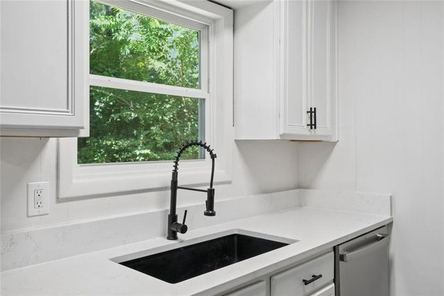 5726 Southwick Court SW, Atlanta, GA 30349