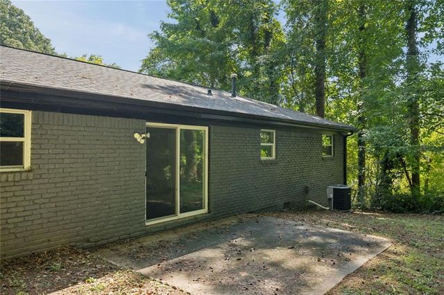 5726 Southwick Court SW, Atlanta, GA 30349