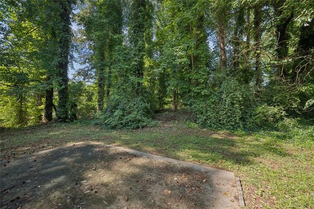 5726 Southwick Court SW, Atlanta, GA 30349
