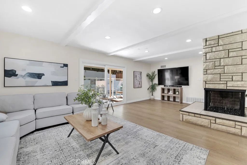 4300 Pampas Road, Woodland Hills, CA 91364