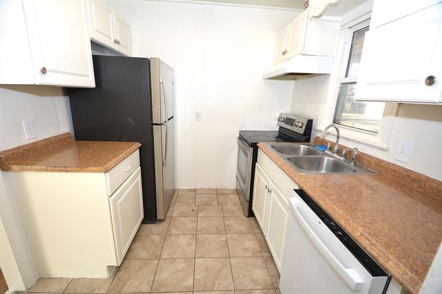 502 W Blake St, Wichita, KS 67213