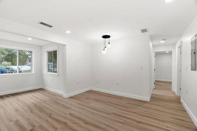 12 Exeter St, Danvers, MA 01923