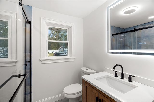 12 Exeter St, Danvers, MA 01923