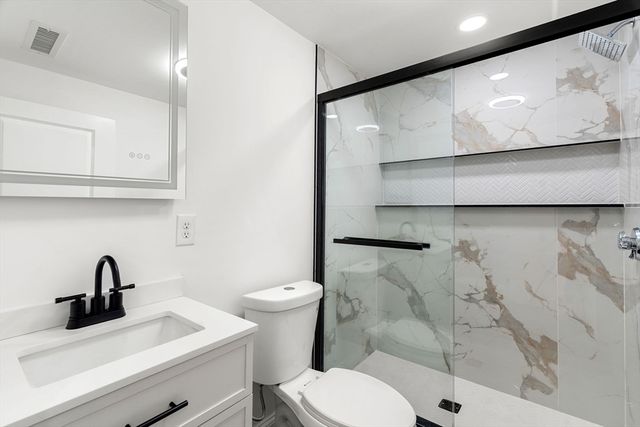 12 Exeter St, Danvers, MA 01923