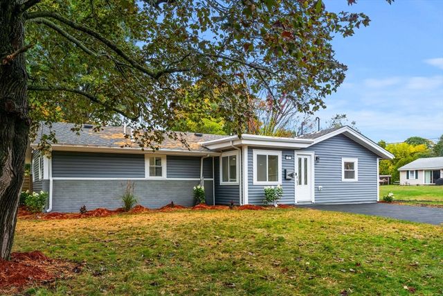 12 Exeter St, Danvers, MA 01923