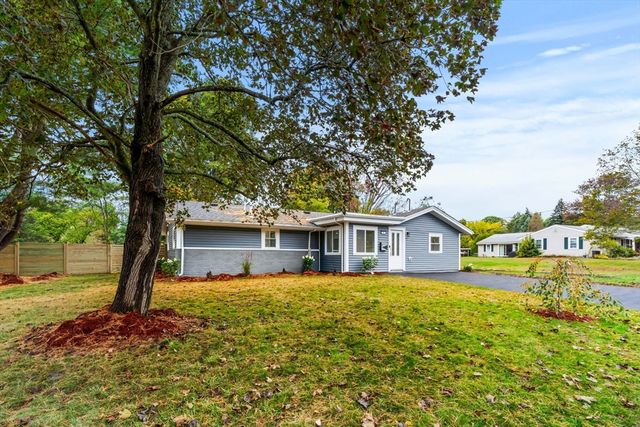 12 Exeter St, Danvers, MA 01923