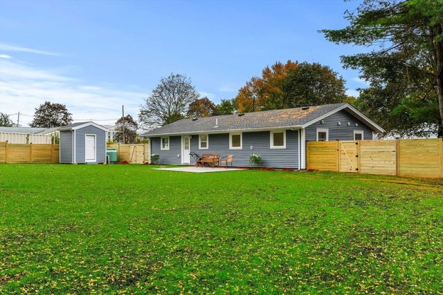 12 Exeter St, Danvers, MA 01923