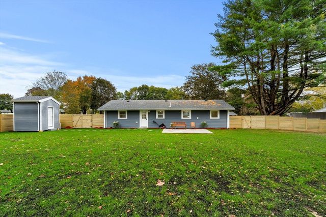 12 Exeter St, Danvers, MA 01923
