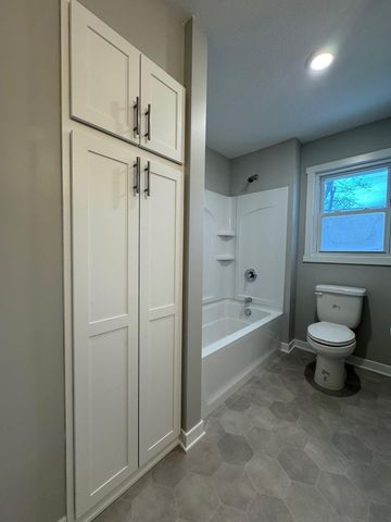 1307 13th Avenue NW, Rochester, MN 55901