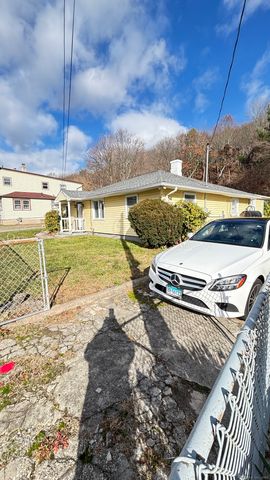 341 Oak Street, Waterbury, CT 06705