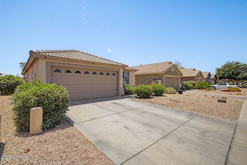 11321 W Pinehollow Drive, Surprise, AZ 85378 — photo 2