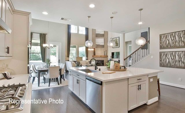 821 Alderwood Drive, Red Oak, TX 75154