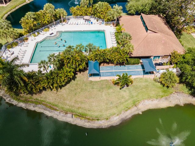 5656 ASHTON LAKE DRIVE 5656, Sarasota, FL 34231