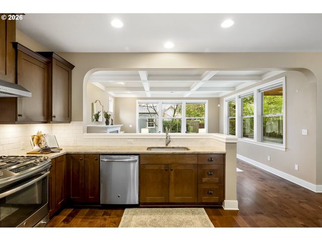 5566 Se INSLEY St, Portland, OR 97206