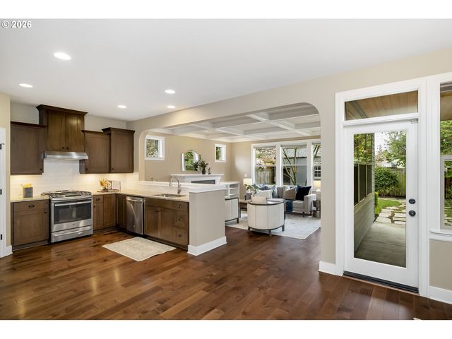 5566 Se INSLEY St, Portland, OR 97206