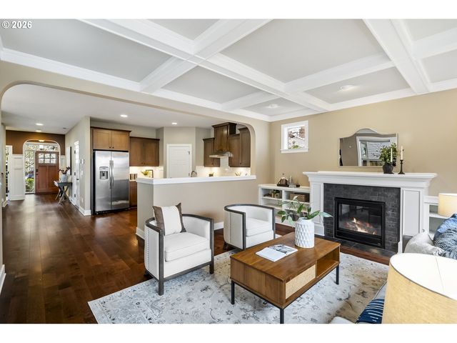 5566 Se INSLEY St, Portland, OR 97206