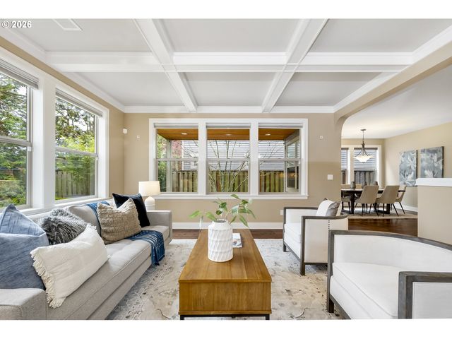 5566 Se INSLEY St, Portland, OR 97206