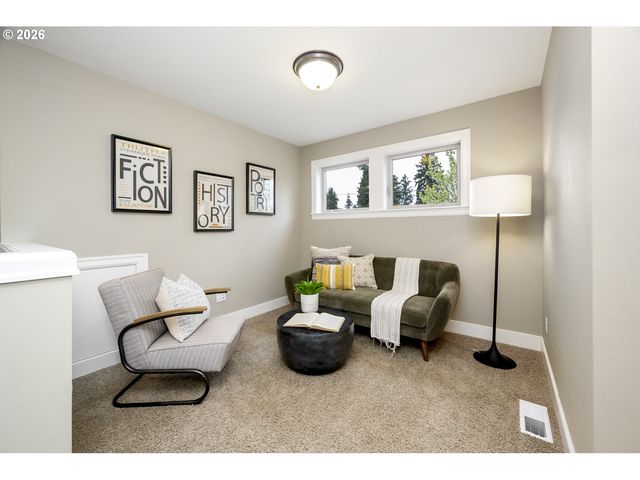 5566 Se INSLEY St, Portland, OR 97206