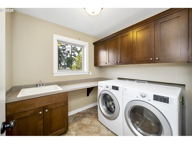 5566 Se INSLEY St, Portland, OR 97206