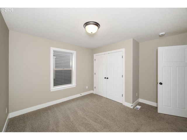 5566 Se INSLEY St, Portland, OR 97206