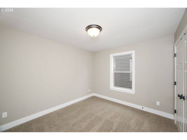 5566 Se INSLEY St, Portland, OR 97206