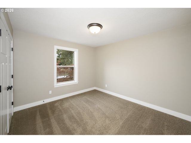 5566 Se INSLEY St, Portland, OR 97206