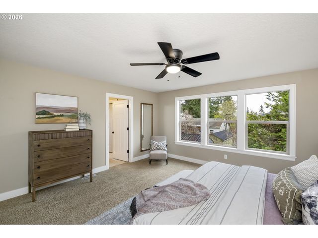 5566 Se INSLEY St, Portland, OR 97206