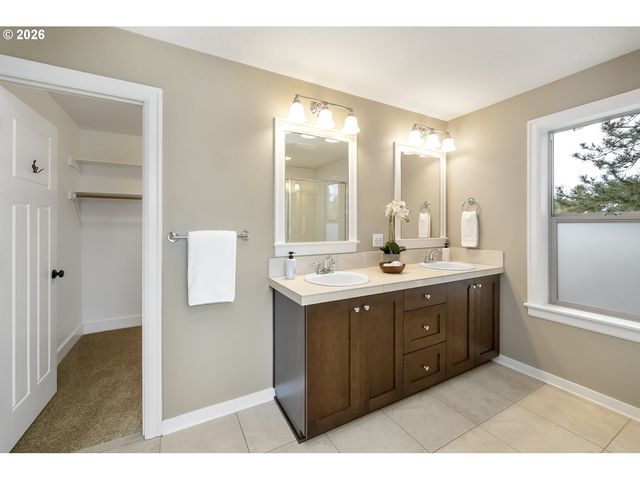 5566 Se INSLEY St, Portland, OR 97206