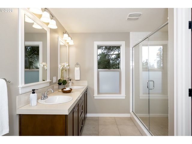 5566 Se INSLEY St, Portland, OR 97206