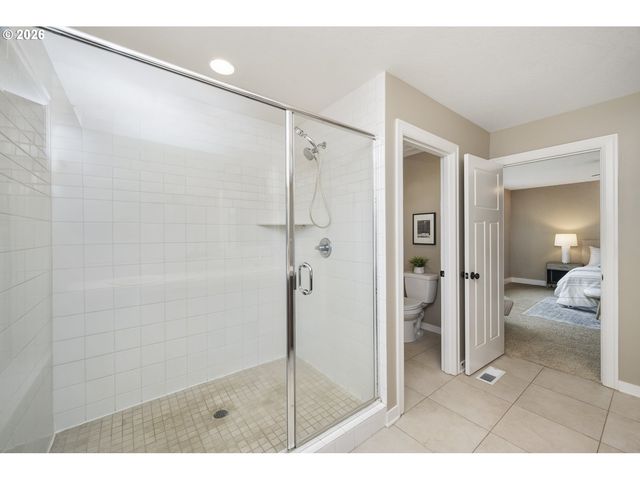 5566 Se INSLEY St, Portland, OR 97206