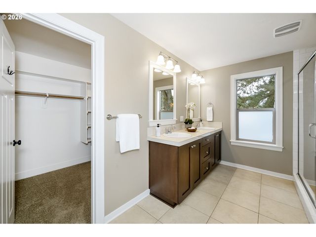 5566 Se INSLEY St, Portland, OR 97206