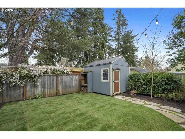 5566 Se INSLEY St, Portland, OR 97206