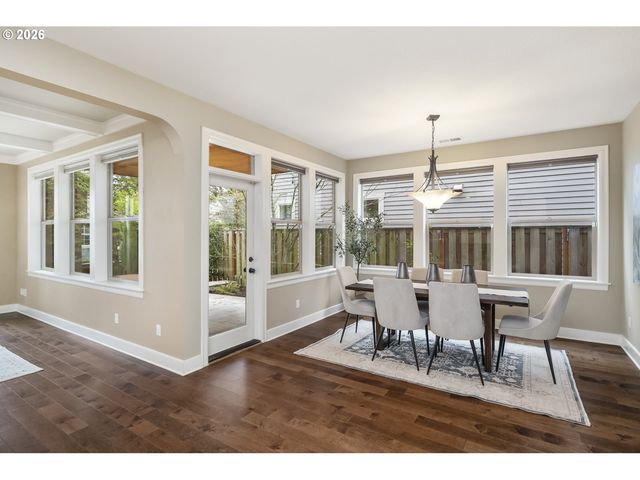 5566 Se INSLEY St, Portland, OR 97206