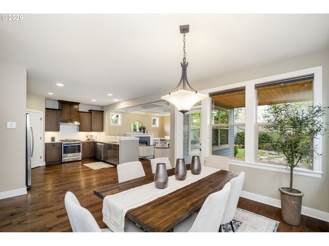 5566 Se INSLEY St, Portland, OR 97206