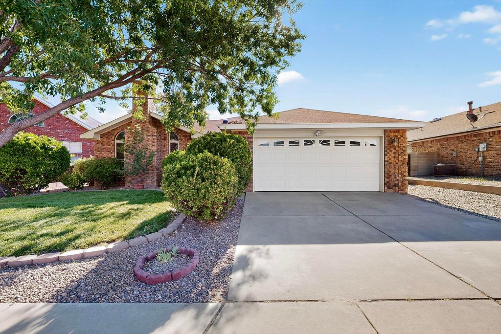 7432 PRIMROSE Drive NW, Albuquerque, NM 87120
