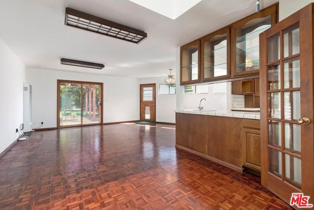 428 S Gretna Green Way, Los Angeles, CA 90049