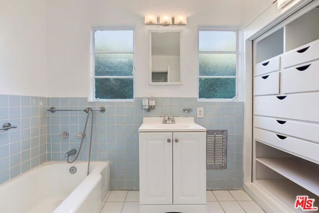 428 S Gretna Green Way, Los Angeles, CA 90049