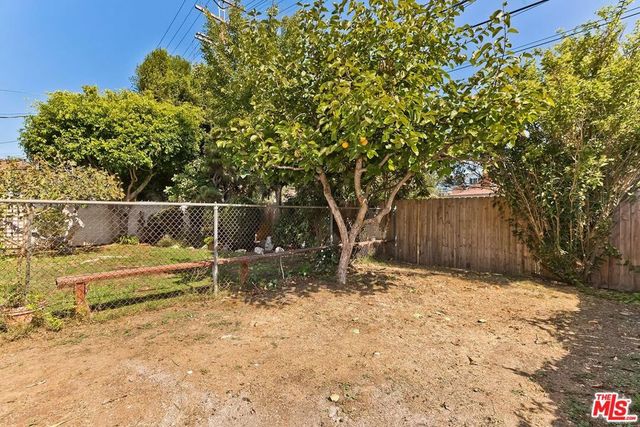 428 S Gretna Green Way, Los Angeles, CA 90049