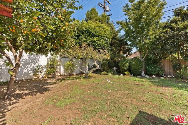 428 S Gretna Green Way, Los Angeles, CA 90049