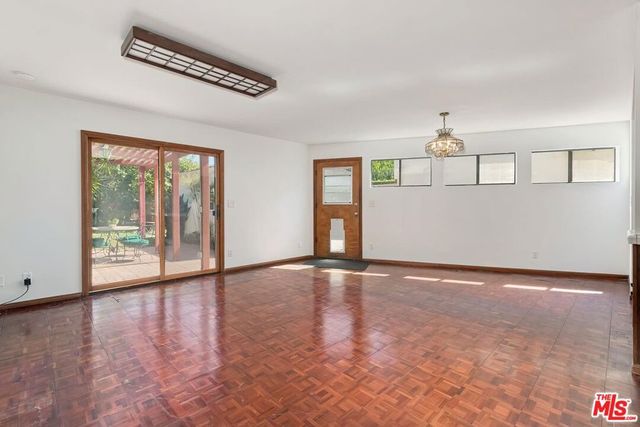 428 S Gretna Green Way, Los Angeles, CA 90049