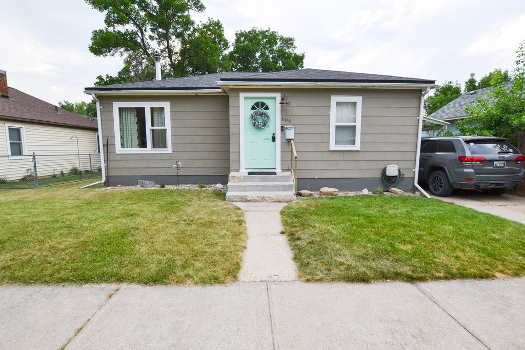606 E Washington ST, Lewistown, MT 59457 photo 1