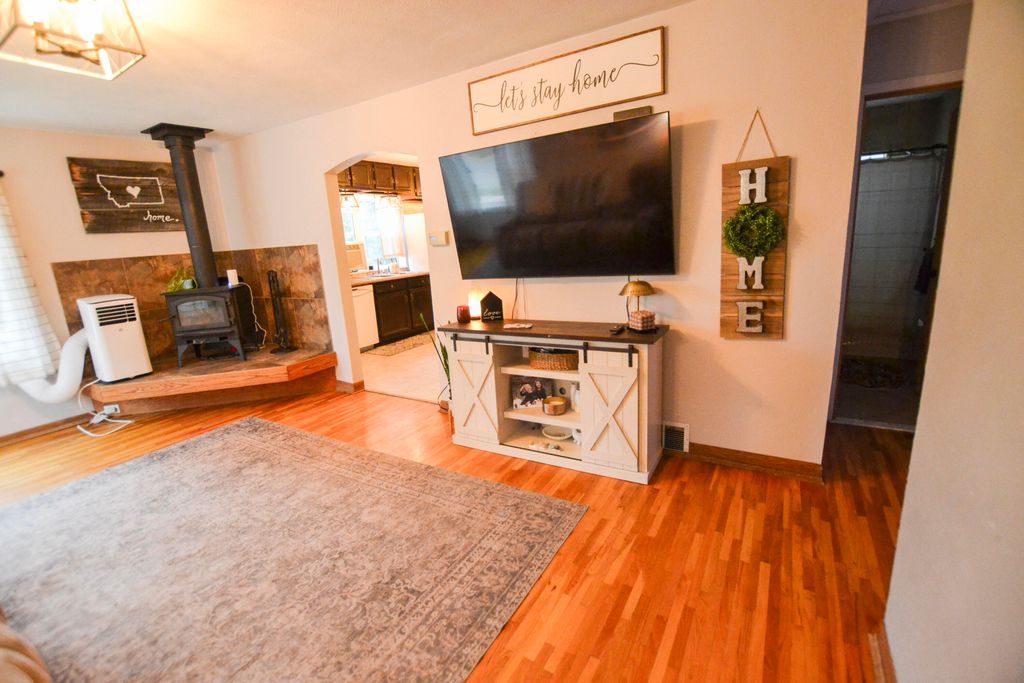 606 E Washington ST, Lewistown, MT 59457 photo 4
