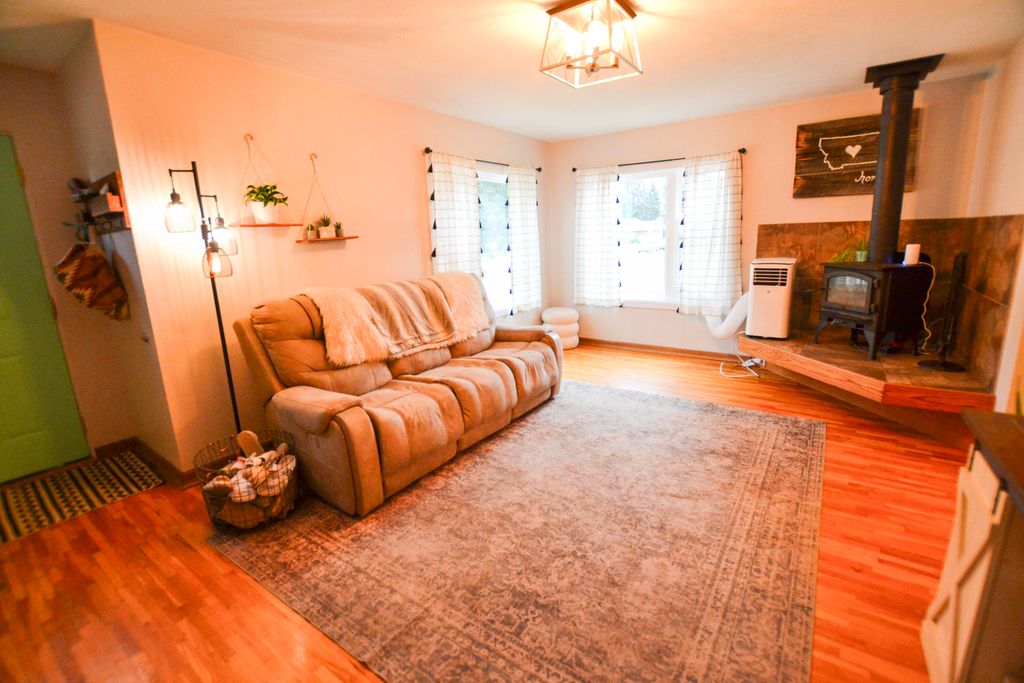 606 E Washington ST, Lewistown, MT 59457 photo 5