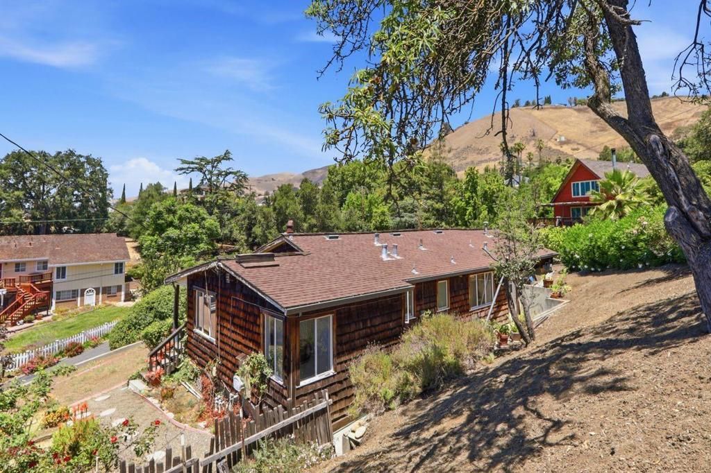 Image 37 of property listing at 15780 Rica Vista Way, San Jose, CA 95127