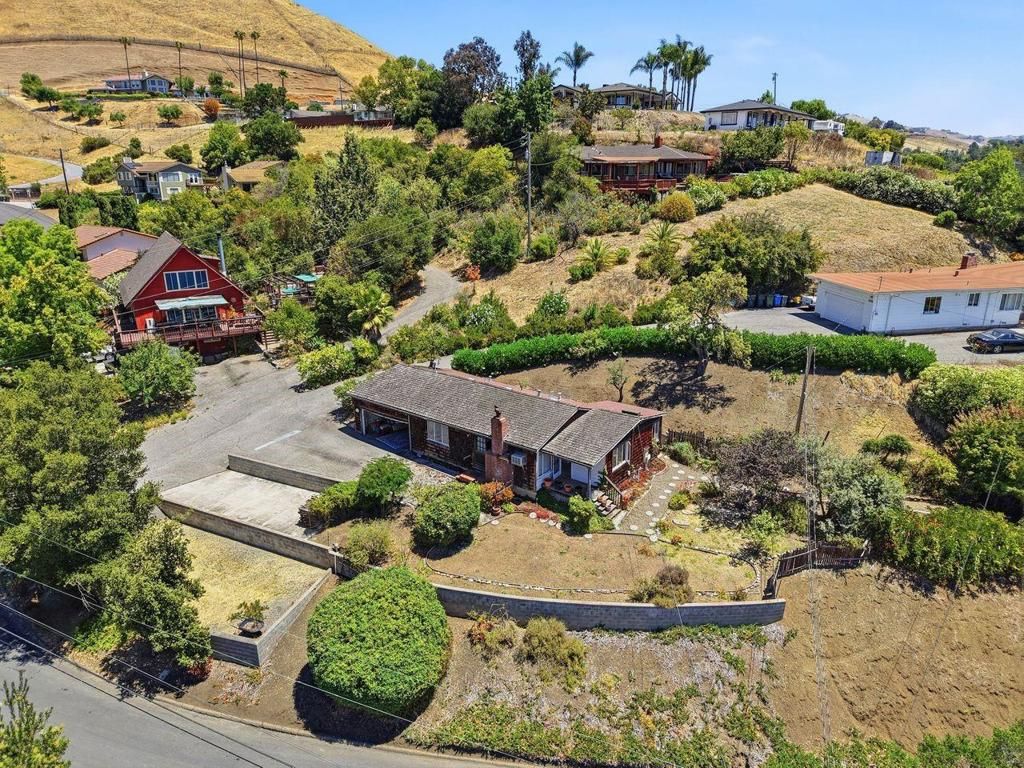 Image 6 of property listing at 15780 Rica Vista Way, San Jose, CA 95127