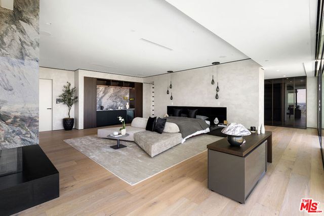 8116 Laurel View Drive, Los Angeles, CA 90069