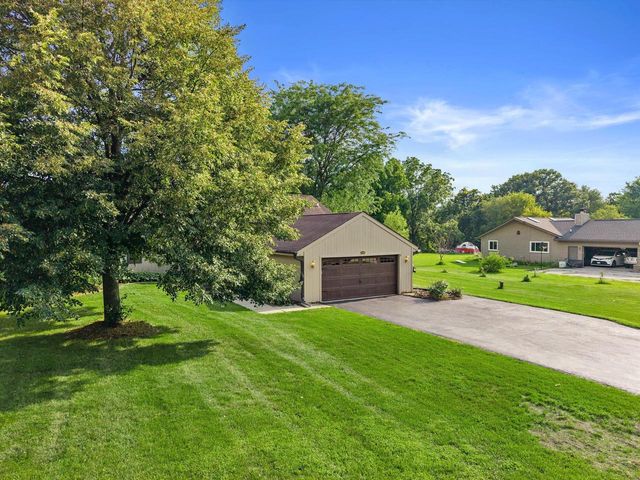 N69W27089 Hickory Chasm DRIVE, Lisbon, WI 53089