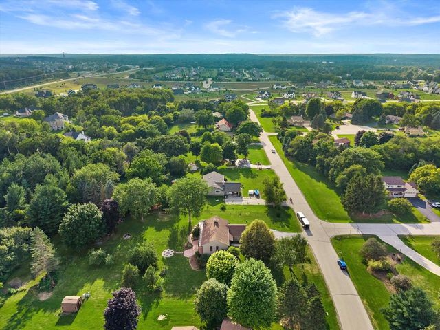 N69W27089 Hickory Chasm DRIVE, Lisbon, WI 53089